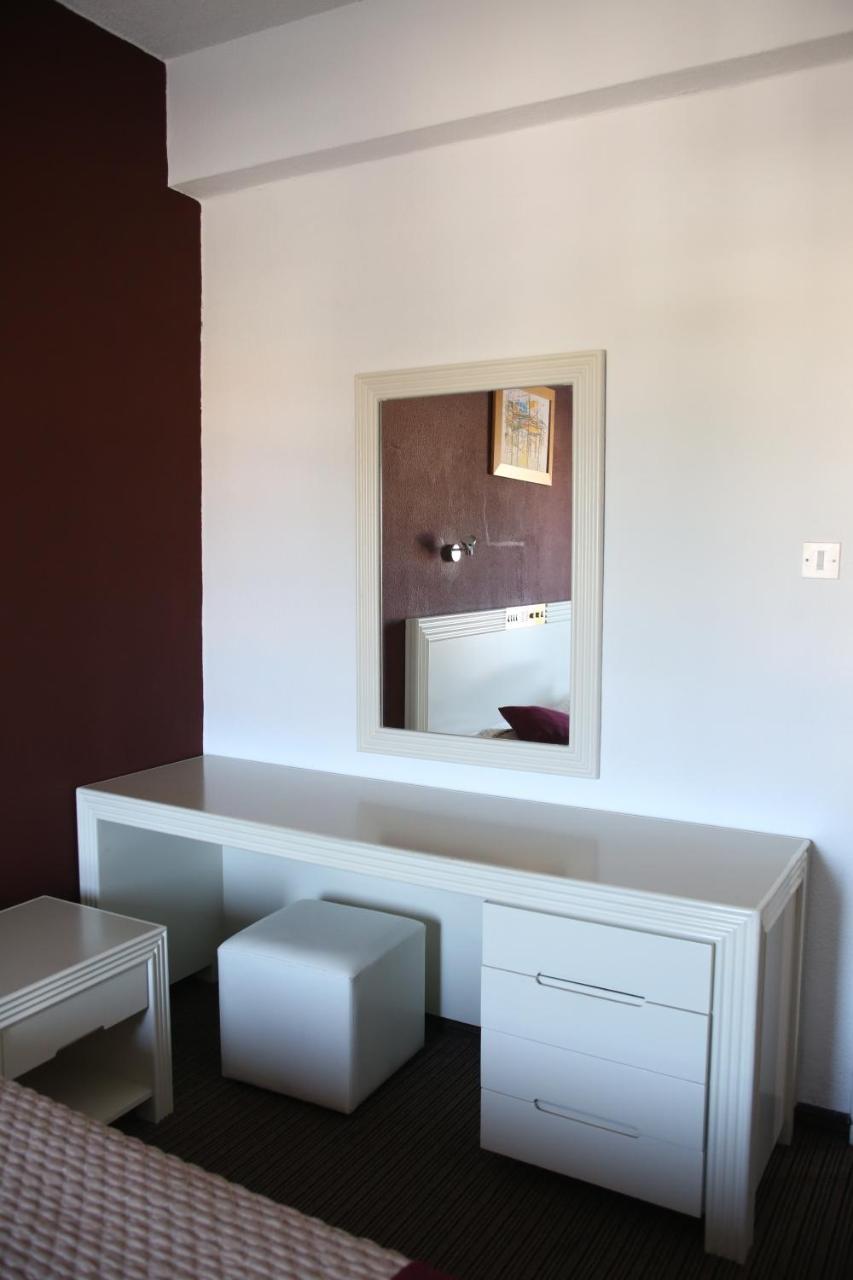 Kings Annex Aparthotel Πάφος Εξωτερικό φωτογραφία